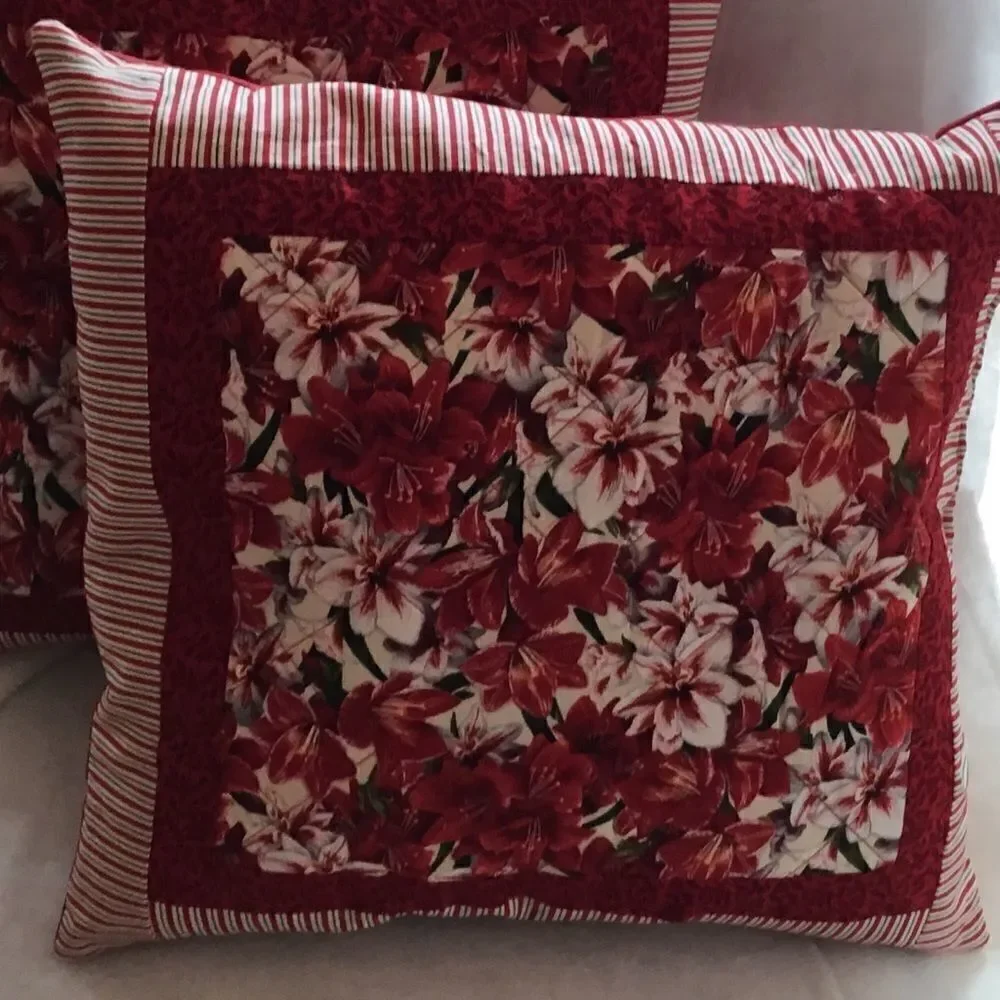 HALF PRICE SALE $23. NWT Hand Crafted Quilted Holiday Amaryllis Pillow Set 2 PC.